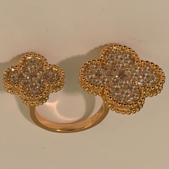 18 K gold four leaf clover gorgeous Adjustable Ring fits size 7-8-9 - Picture 8 of 9